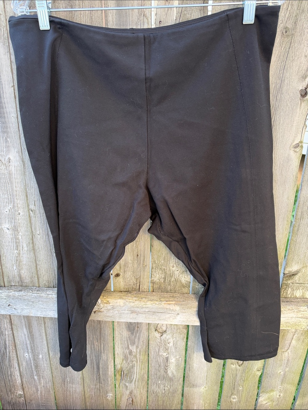 Lysse Black High-Rise Capri Leggings
